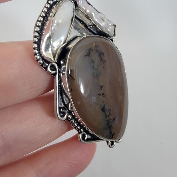 Handmade Silver Pendant with Dendritic Agate and Red Garnets in Bezel Setting - Picture 8 of 10